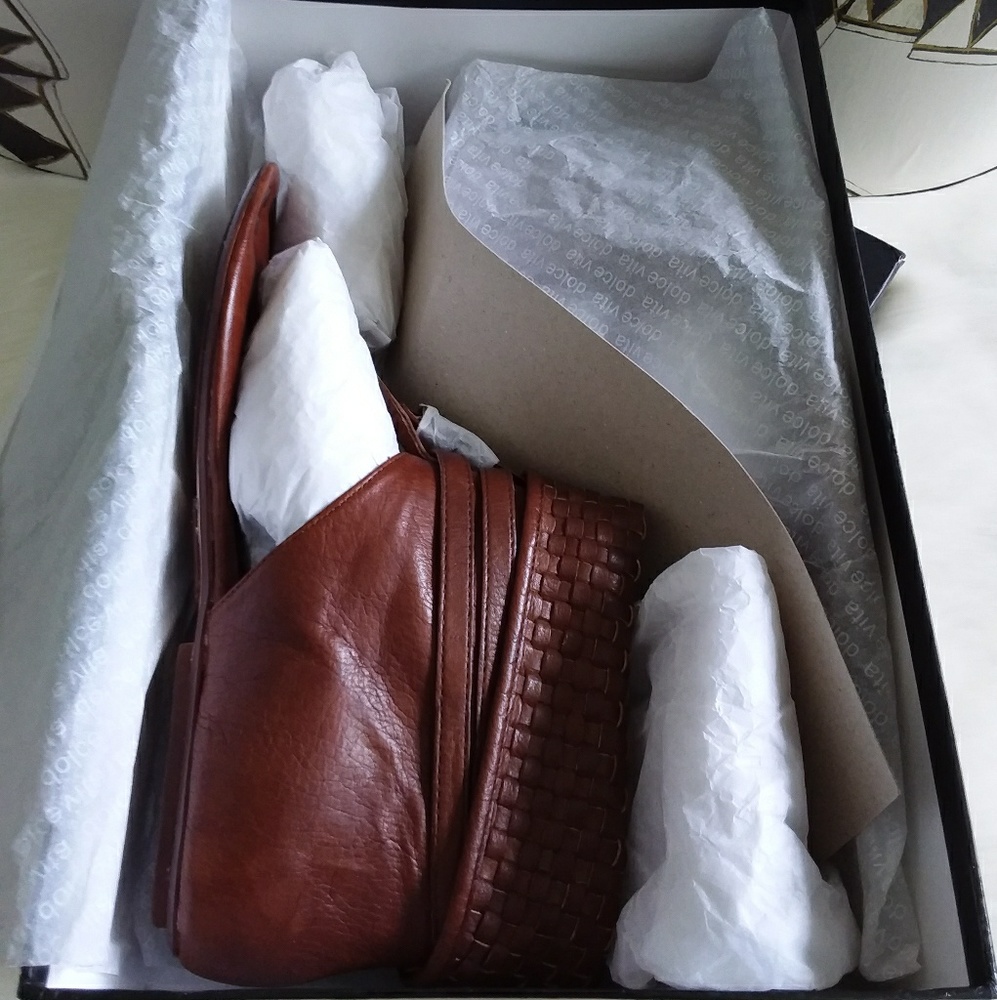 Dolce Vita 'Tahoe' Sandals - Picture 8 of 8